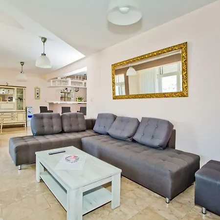 Barbaric Villa *