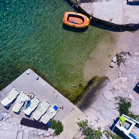 Barbaric * Jelsa (Hvar)