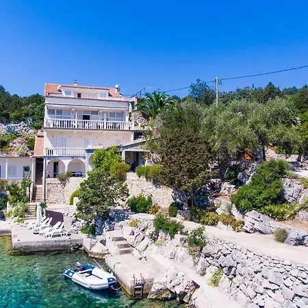 Barbaric * Jelsa (Hvar)